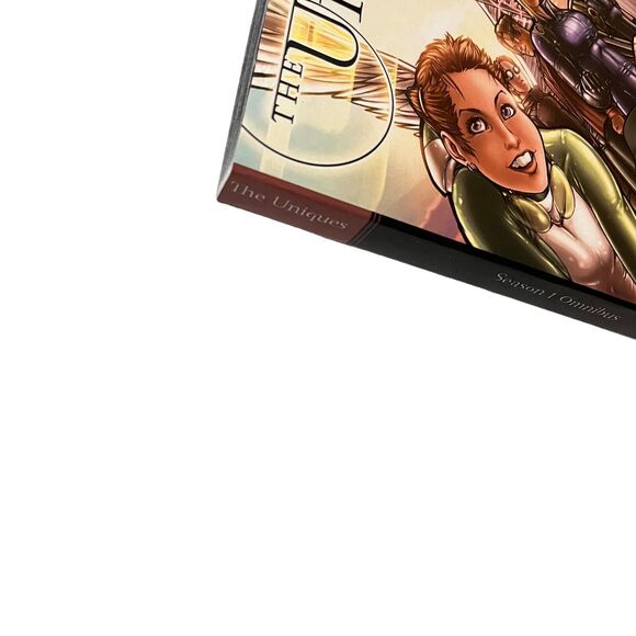 The Uniques Season 1 Omnibus Signed Numbered Webcomic Graphic Novel Comfort Love - Picture 10 of 13